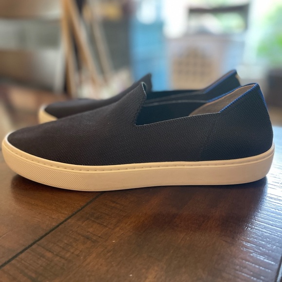 ROTHY’S Original Slip On Sneaker, Black, size 9 - Picture 4 of 7